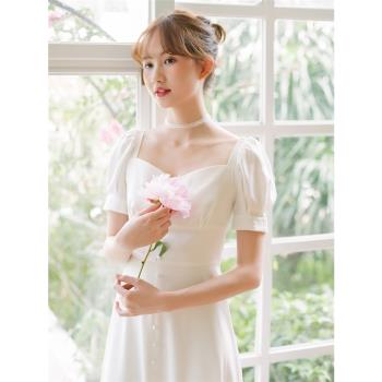 拜託鹿先生復古法式泡袖方領訂婚領證登記緞面輕婚紗小禮服連衣裙
