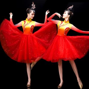 中國風大合唱紅歌比賽短裙現代舞
