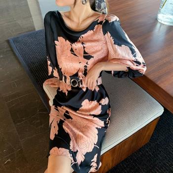 輕熟女Nymph寧芙原創胭脂粉魚尾