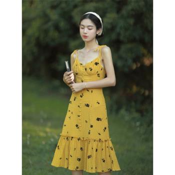 奈良黃色V領女夏季復古吊帶裙