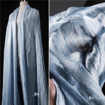 藍白雙面魚鱗絲光壓折炒色布 順滑吊帶連衣裙襯衫 服裝設計師面料