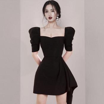 氣質名媛復古設計感泡泡袖小黑裙