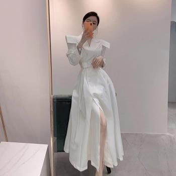 白色西裝赫本風連衣裙法式高階感中長款裙子早秋新款女裝風衣外套