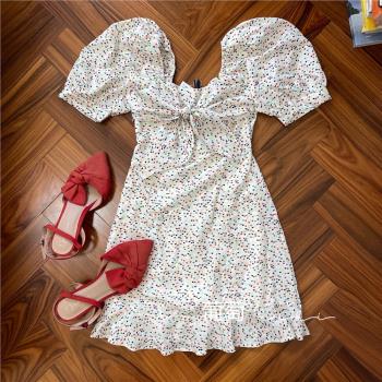 葡萄miki 夏季法式甜美浪漫蝴蝶結綁帶顯瘦印花方領短袖連衣裙