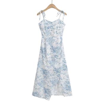 法式小眾藍色碎花印花吊帶裙女夏季修身顯瘦開叉海邊度假連衣裙