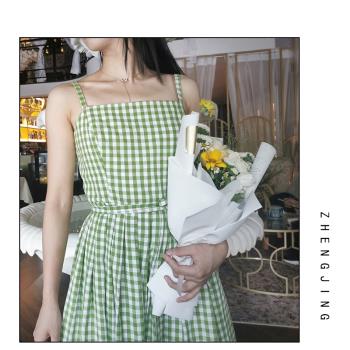 自制2023夏季新款法式少女顯白綠色格子連衣裙超仙度假減齡吊帶裙