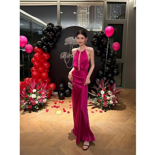 法式高級感生日party禮服氣質名媛火龍果酸醋緞面性感掛脖連衣裙