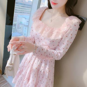 lolita粉色方領連衣裙女春裝2023新款高級感小眾超仙小個子蕾絲裙
