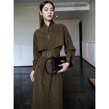 軍綠色風衣連衣裙女2024春季小眾長袖連肩連衣裙高階感超好看風衣