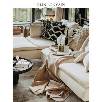 現代簡約輕奢黑灰色系沙發搭配靠墊樣板房客廳皮質拼接皮草抱枕