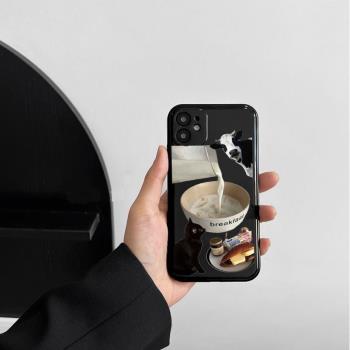 ins早餐牛奶iphone14promax蘋果13手機殼11/12新款14pro女xr情侶xs高級感plus硅膠創意個性防摔套7/8代