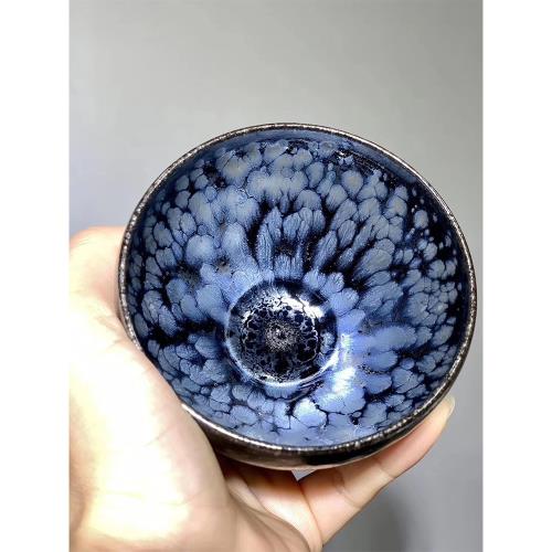 清光緒時代 紫金釉青花草虫文杯 压手杯 茶道具　茶杯 盃 煎茶碗(F-74) 飛惺紫金油滴建盞茶杯主人杯套裝茶具盞杯大師級建陽建窯茶盞非遺|茶杯