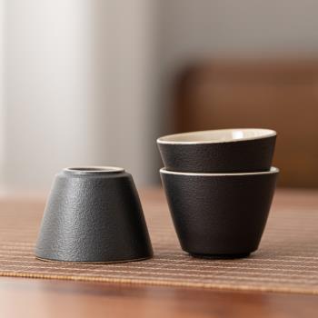 禪風黑手工石頭釉粗陶茶杯 陶瓷功夫茶具品茗杯茶盞 日式主人杯