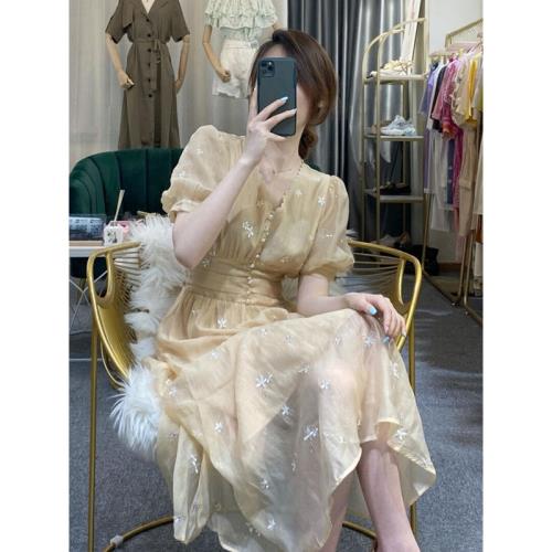 高級感御姐輕熟風法式仙女收腰泡泡袖碎花連衣裙子薄款女裝夏季