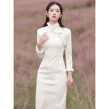 旗袍女冬季2025年新款年輕款改良毛領中式唐裝中國風長款日常可穿