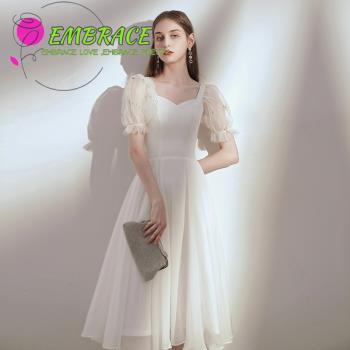 新款女裝春夏季2022生日宴會小裙赫本風白色方領平時可穿禮服婚紗