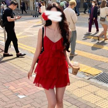紅色純欲性感風吊帶連衣裙女夏季2024新款高級感收腰荷葉邊蛋糕裙