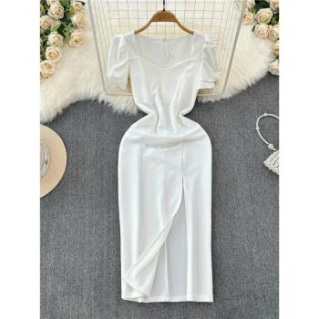 高級感連衣裙夏季2024新款法式泡泡袖修身顯瘦白色長款開叉裙子女