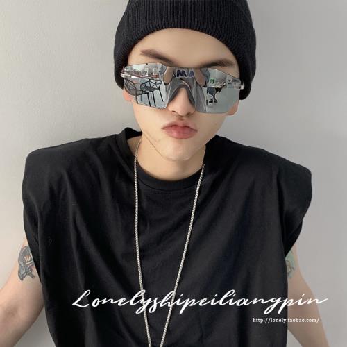 2024新款一體式鏡片太陽鏡圓臉女士墨鏡男潮個性防風司機太陽眼鏡