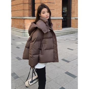 美拉德咖色羽絨服女冬季2023新款韓版休閑短款麵包服90白鴨絨外套