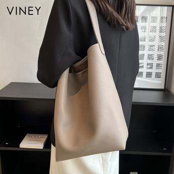 Viney包包女2023新款時尚女包水桶包女通勤大包真皮大容量單肩包