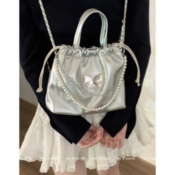 銀色蝴蝶雙肩包包女式2024新款潮時尚韓國珍珠鏈條背包百搭手提包