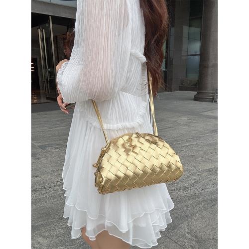 編織云朵包2025新款休閑時尚真皮褶皺潮流餃子包女手拿單肩斜挎包