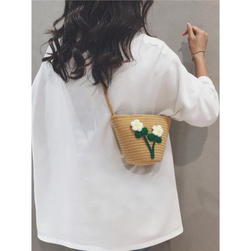 小清新草編包女斜挎小包包2025新款ins編織水桶包休閑百搭單肩包