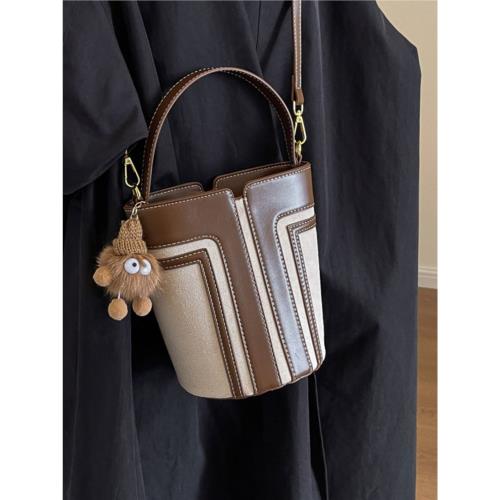 水桶包秋冬高級感小包包女2025新款時尚小眾手拎包復古單肩斜挎包