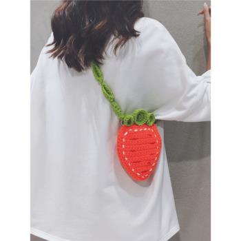 包包女可愛胡蘿卜草莓斜挎小包