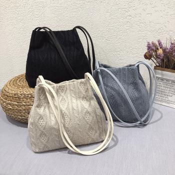 19autumn Fashion women handbags leisure knitted bag for girl