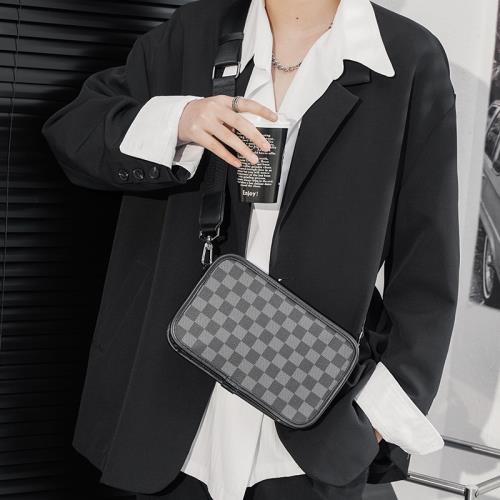 潮牌男包小包單肩包格子時尚休閑郵差包小挎包韓版男士斜挎包背包