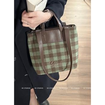 韓國小眾手提包包女2023新款秋冬時尚毛呢格子水桶包高級感單肩包