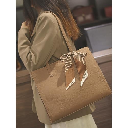 爆款大包包女式2024新款通勤高級感小眾秋冬托特女款大容量單肩包