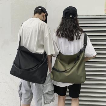 日系潮牌大容量旅行學生斜挎包