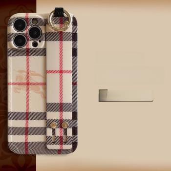 奢侈品牌適用蘋果16promax手機殼iphone15pro全包軟殼14高階13腕帶指環12歐美大牌格子11保護套簡約防摔女款