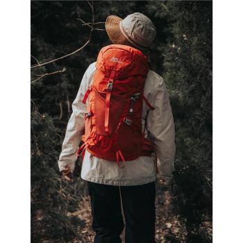 戶外雙肩背包登山徒步旅行輕量化背負系統透氣背包28L支架包男女