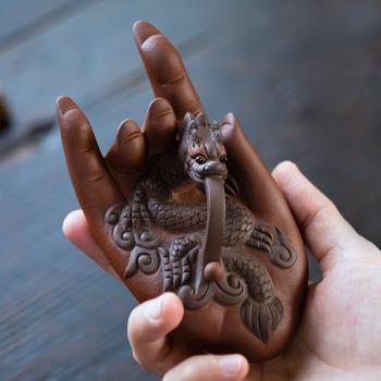 宜興紫砂擺件茶道茶玩配件手工精品雕塑龍把件手握大權生肖龍