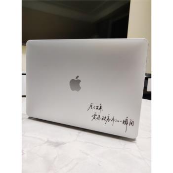 Apple 蘋果 Pro M3 Pro 16" 是一款高效能筆記型電腦，搭載 Apple M3 Pro 處理器，提供卓越的處理速度與多媒體表現。16 吋 Retina 顯示屏，支援高解析度與色彩準確性，適合專業設計、影音剪輯與高強度工作需求。輕便易攜，長時間使用也不易疲勞，是創作者與專業人士的理想選擇。