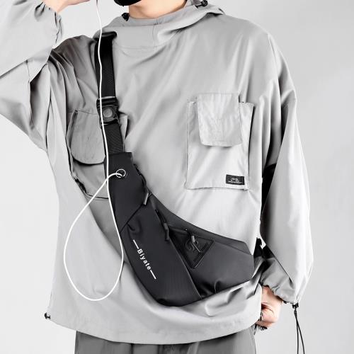 胸包男款新款胸前背包 防潑水出行旅游小背包 單肩背包斜跨胸包|男士包袋|ETMall東森購物網