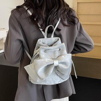 今年流行雙肩小包包女2024新款時尚蠟皮旅行包夏季質感多用背包
