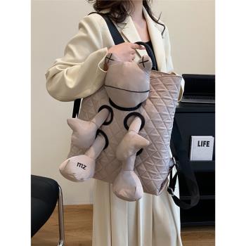 丑萌青蛙卡通雙肩包女2023新款時尚潮流大容量玩偶背包學生街頭包
