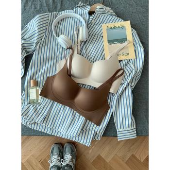 無痕方領裸感小胸聚攏內衣女上託防下垂軟支撐無鋼圈收副乳文胸罩