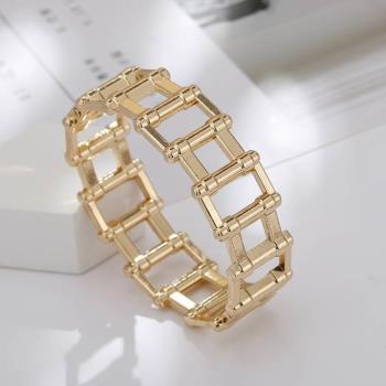 European and American classic fashion hollow bracelet style