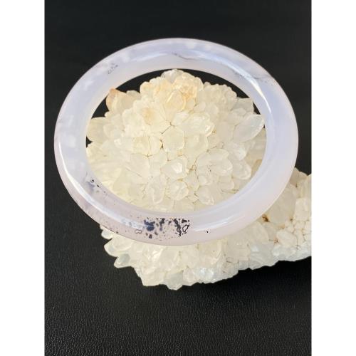 瑪瑙說】巴西純天然水墨俏色白玉髓瑪瑙手鐲少女款復古圓條54mm|手鐲