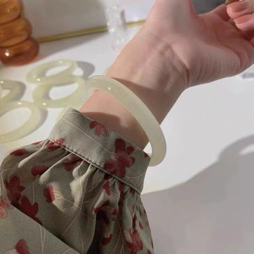 阿富汗玉小細條手鐲女冰種青玉青白玉鐲子女翡翠玉髓瑪瑙叮當鐲夏