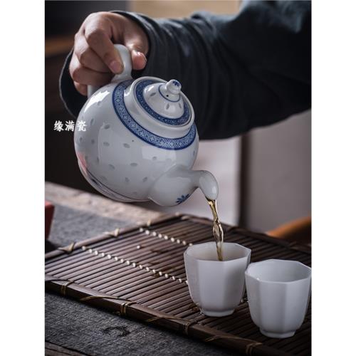 景德鎮緣滿瓷陶瓷茶具光明瓷廠60年代青花玲瓏六字款鷹嘴壺老單個|茶壺