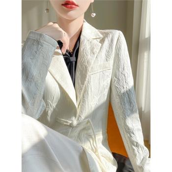 春季新款新中式國風提花西裝女士寬松長袖外套西服高階感盤扣上衣