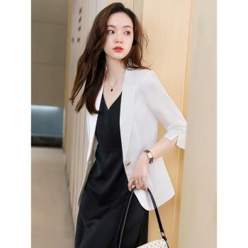 白色西裝外套女夏薄款2022秋季新款小個子西服套裝裙職業裝連衣裙