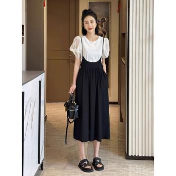 胖mm顯瘦遮肉高階感套裝女大碼夏季新款短袖上衣背帶連衣裙兩件套